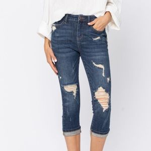 Judy Blue distressed Capri